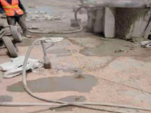 黄州水泥混凝土路面板底注浆技术 路面脱空注浆整治方案