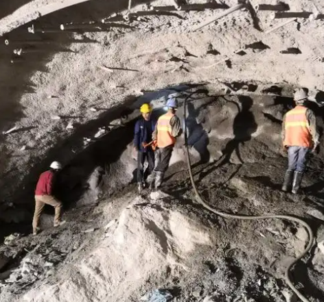 黄州拱顶带模注浆料的施工流程及注意事项